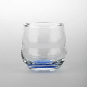 Becher Mythos in Harmonie